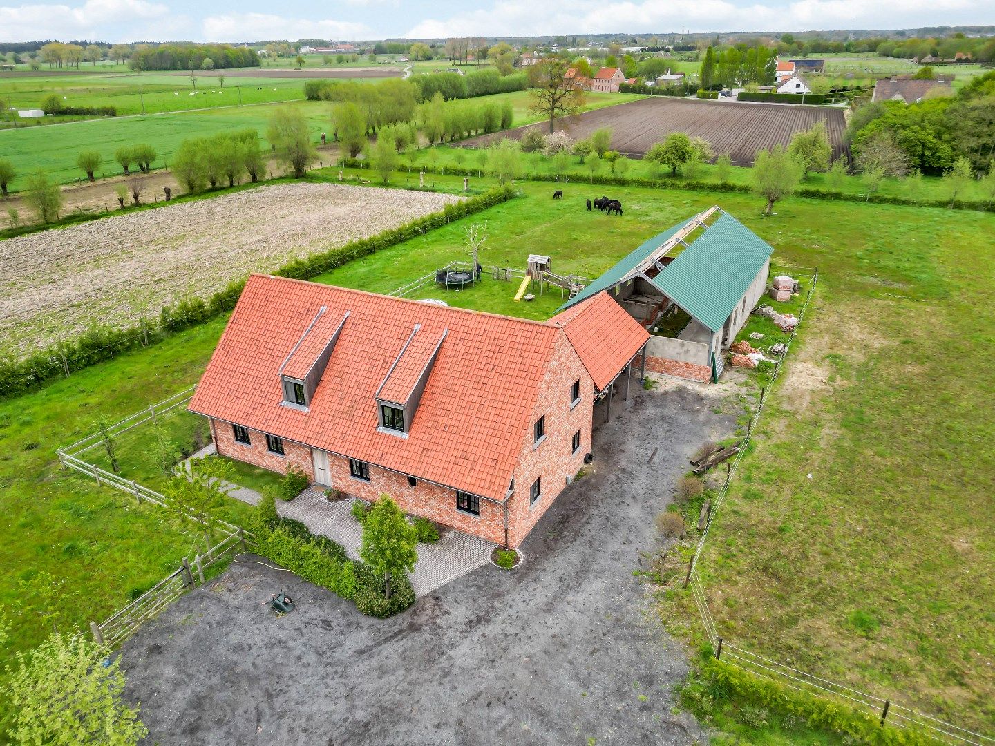 Uitzonderlijke hoeve in het landelijke Aartrijke foto 1