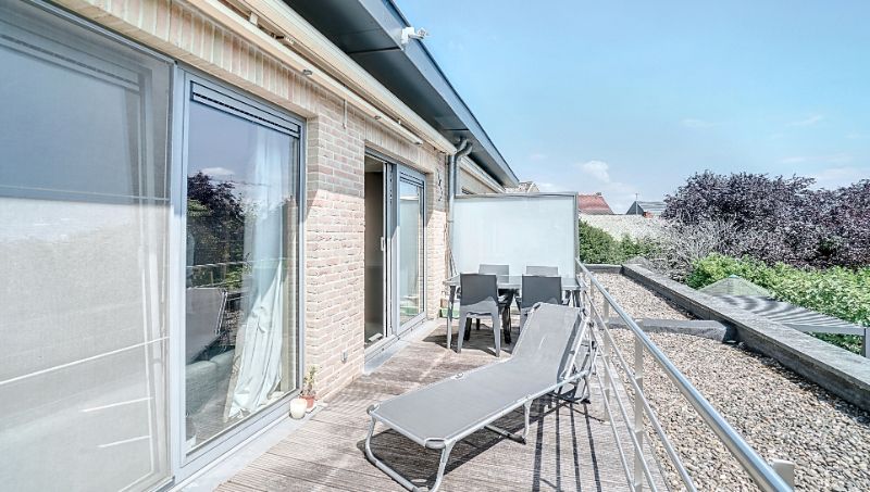 Ruim 3 slaapkamer duplex-appartement van 130m² met terras op zuid-oosten, ondergrondse staanplaats en kelder foto 3