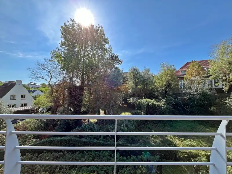 RUSTIG APPARTEMENT MET GROOT ZONNIG TERRAS foto 13