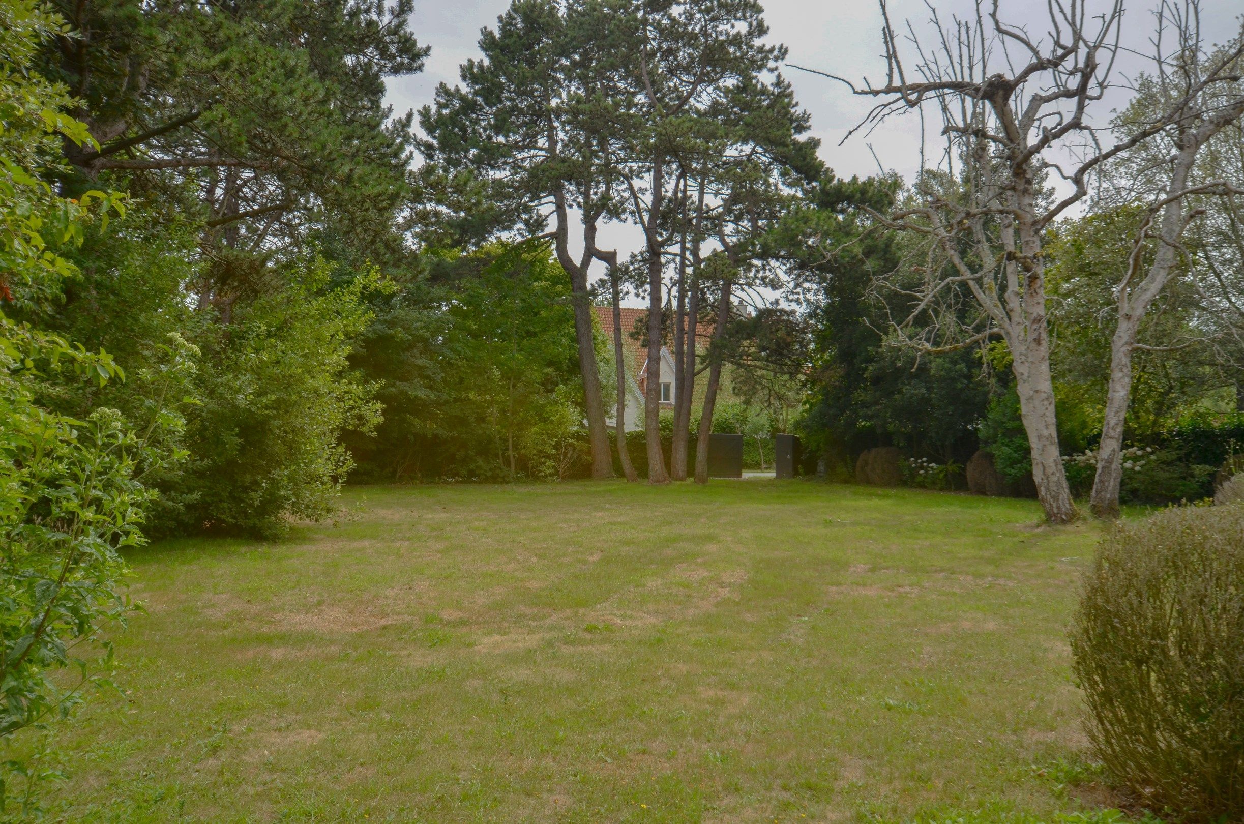 Exclusieve villa ,rustig gelegen op een perceel van 1628 m² nabij de Royal Zoute Tennis Club. foto 16