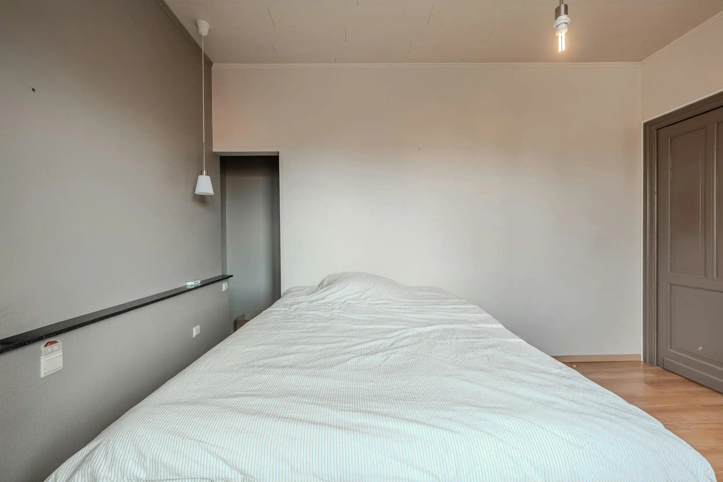 Ruime woning met vijf slaapkamers en gezellige stadskoer foto 14