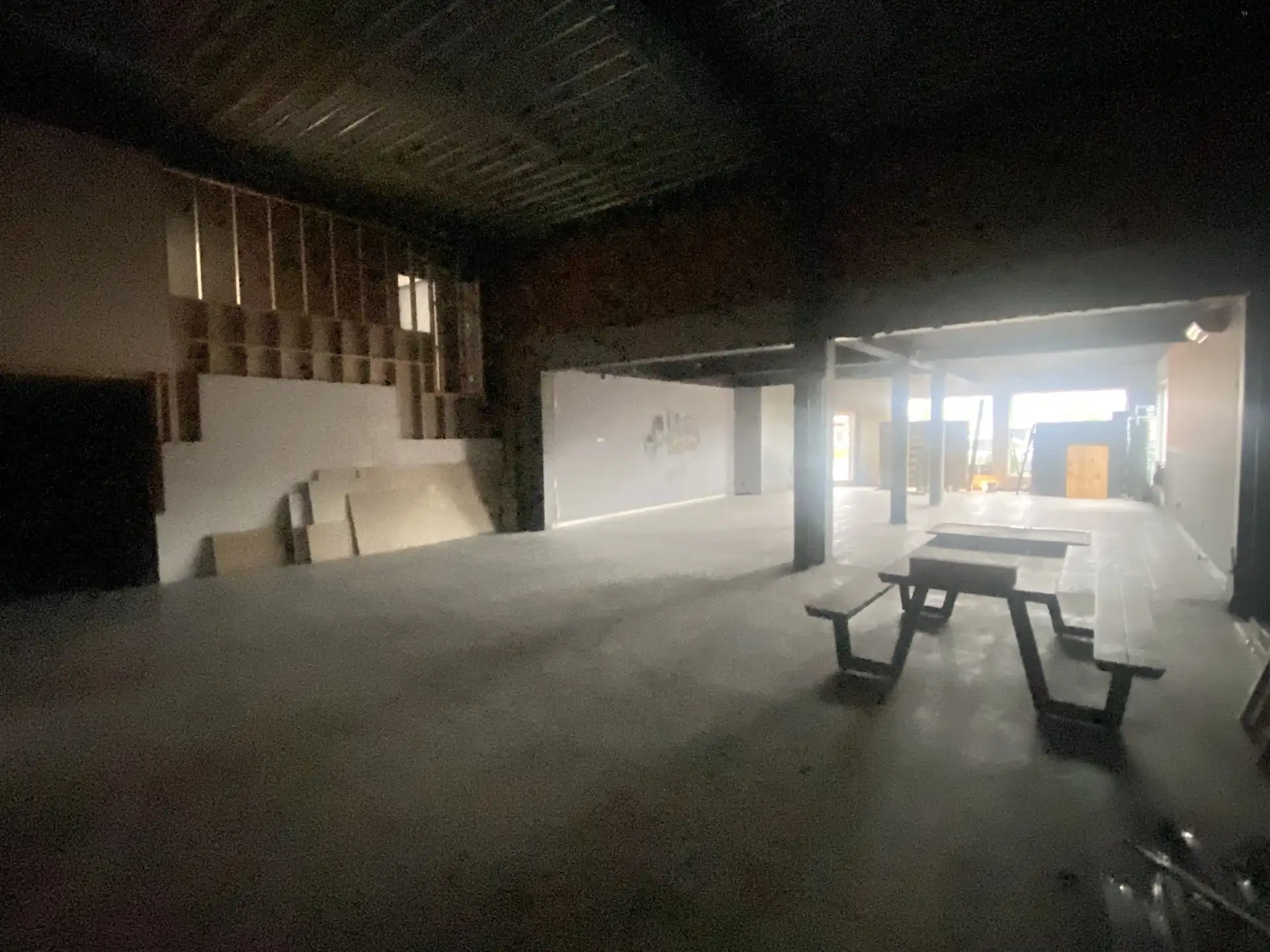 commercieel gunstig gelegen handelspand foto 4