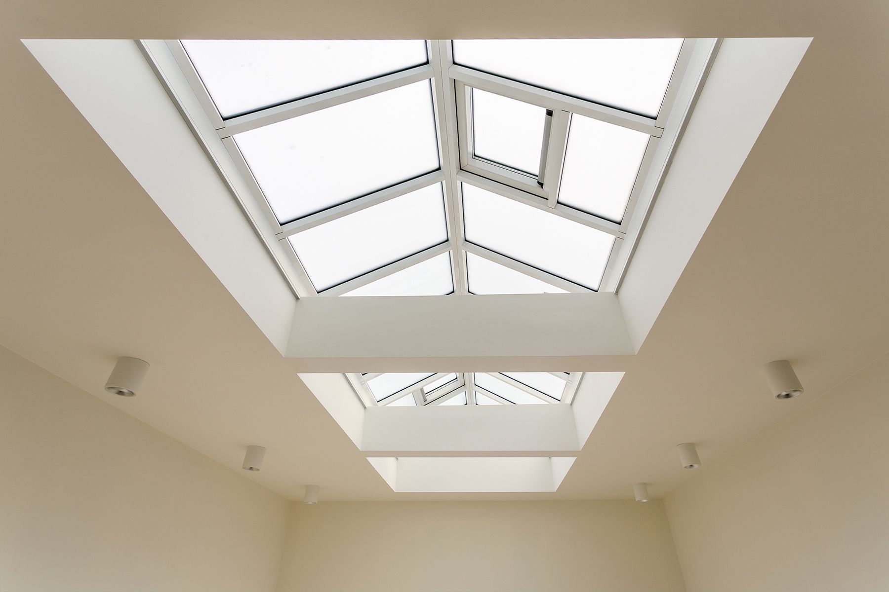 Commerciële Ruimte met Privatieve Kelder en Parking foto 8