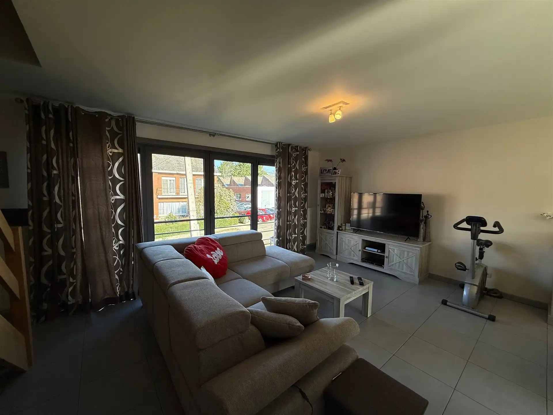 Duplex met staanplaats op rustige locatie  foto 2