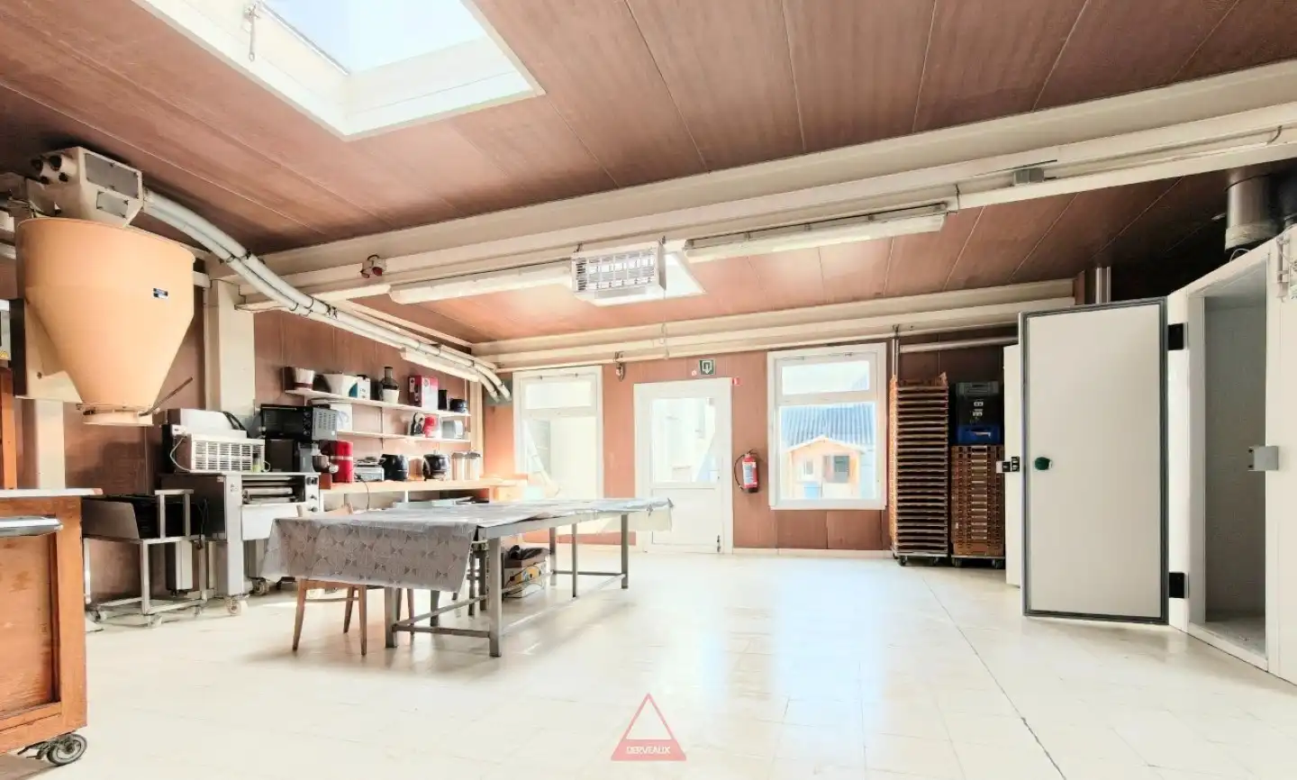 Moorslede – Veelzijdig handelspand met woonst en magazijn op commerciële ligging foto 7