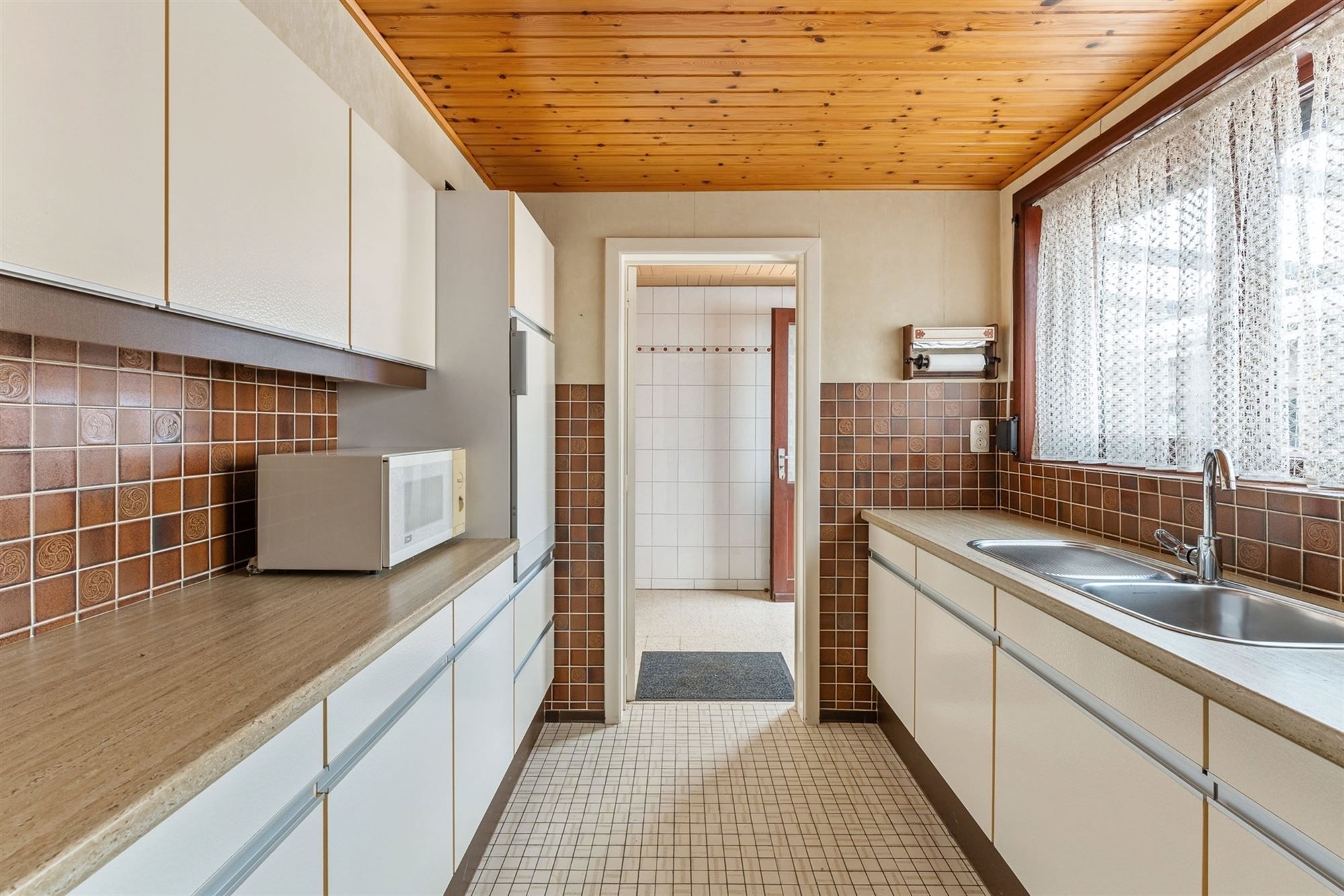 OP TE FRISSEN WONING MET 3 SLAAPKAMERS, SUPER RUSTIG GELEGEN OP EEN PERCEEL VAN 10A TEMIDDEN VAN HET GROEN TE HAM foto 9