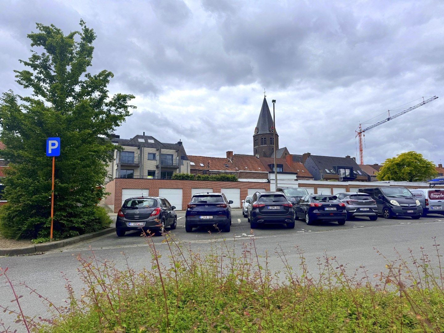 Instapklaar appartement met prachtig terras in het hart van Bissegem  foto 11