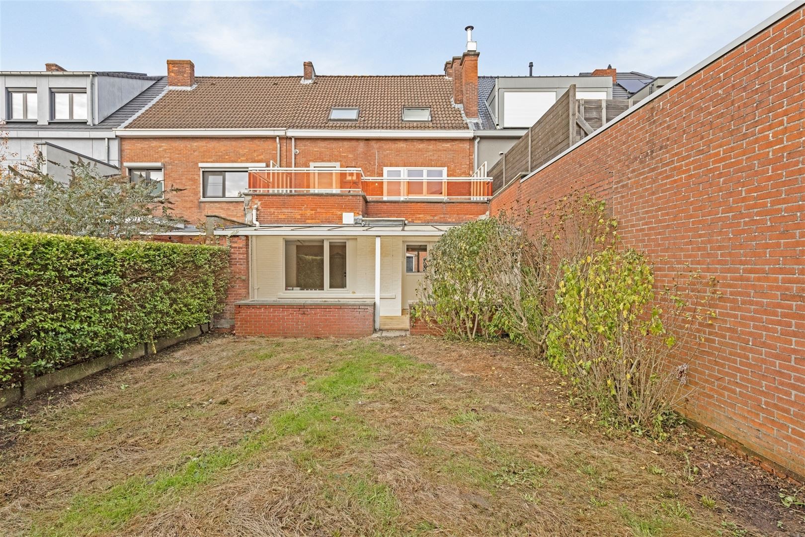 Volledig gerenoveerd gelijkvloers 1 slaapkamer apaprtement met Zuid tuin. foto 12