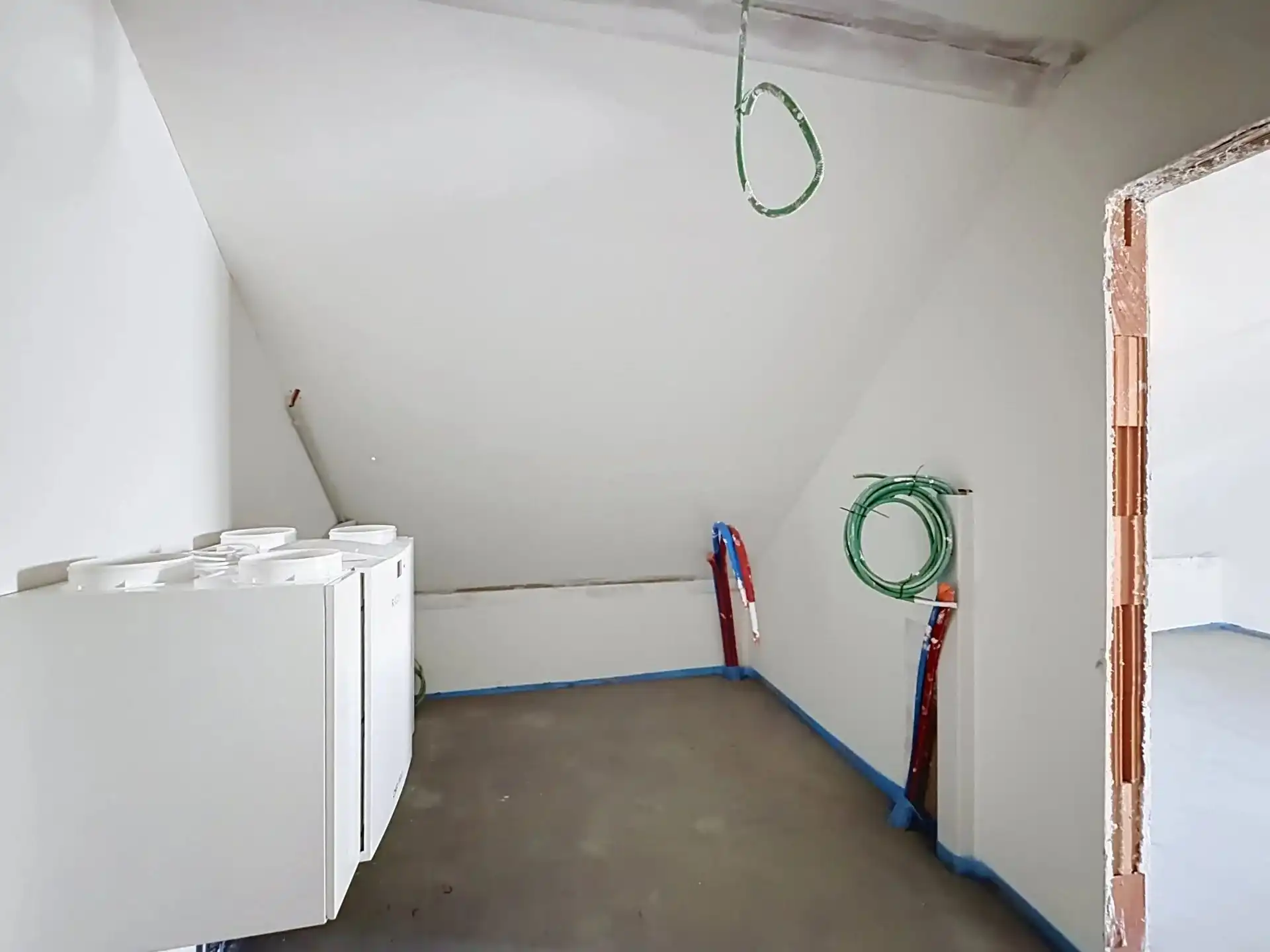 Moderne halfopen nieuwbouwwoning op een topligging nabij het centrum van Lommel foto 30