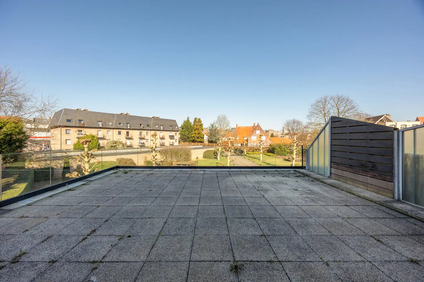 Ruim 2-slaapkamerappartement met lift, 2 terrassen en garage. foto 10