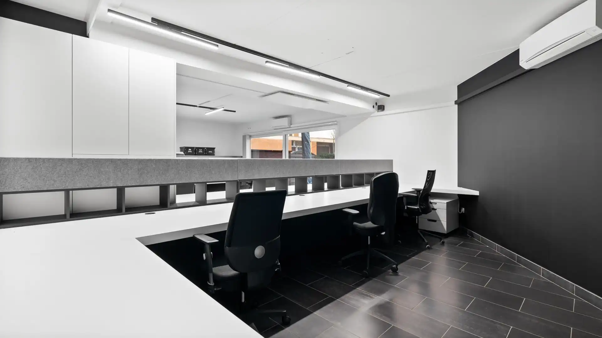 Modern en energiezuinig (A label) handelspand van 174 m² te As foto 5