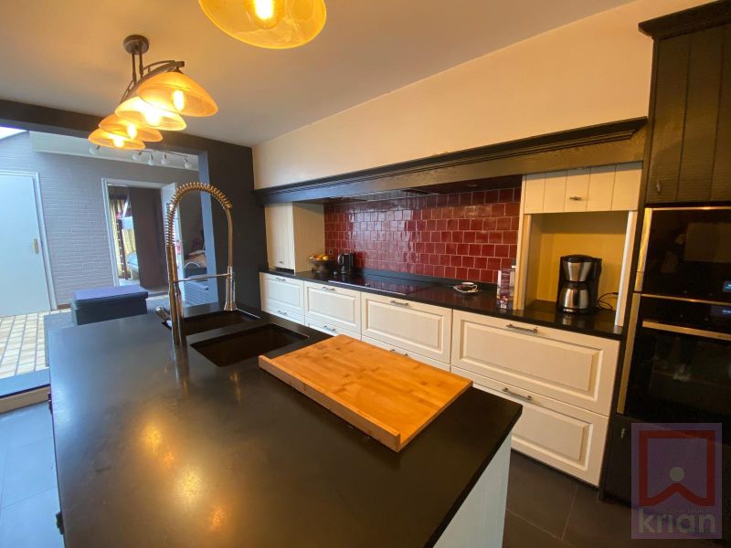 Ruime woning met grote garage (+-93m²) EN magazijn (+-170m²), centrum Geel, ideaal voor zelfstandige of vrij beroeper foto 12