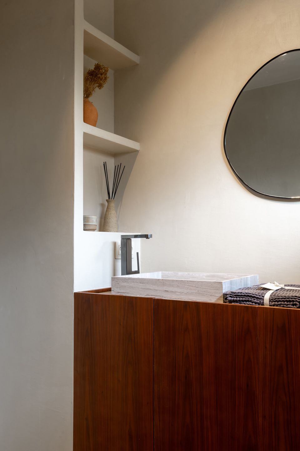 Stijlvol gerenoveerde woning in charmante Bloemenwijk foto 24