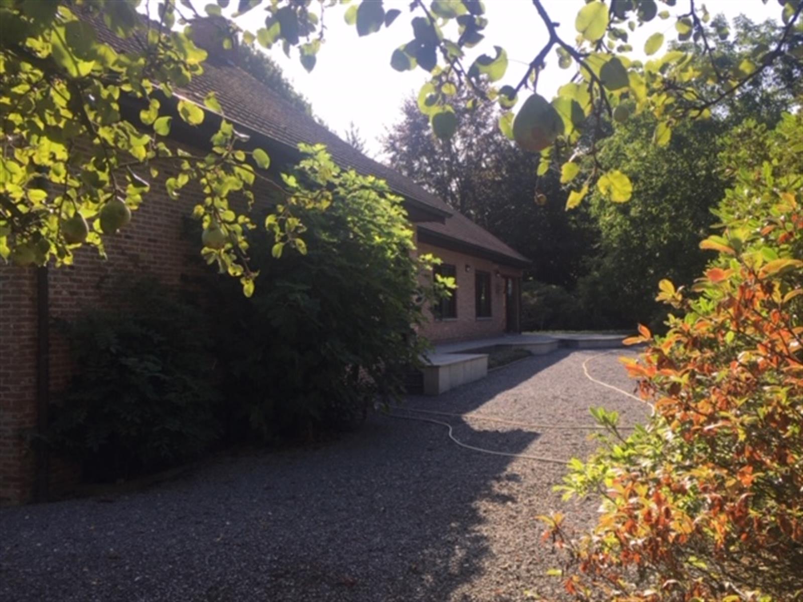 Villa in een oase van groen met zicht op waterpartij foto 14