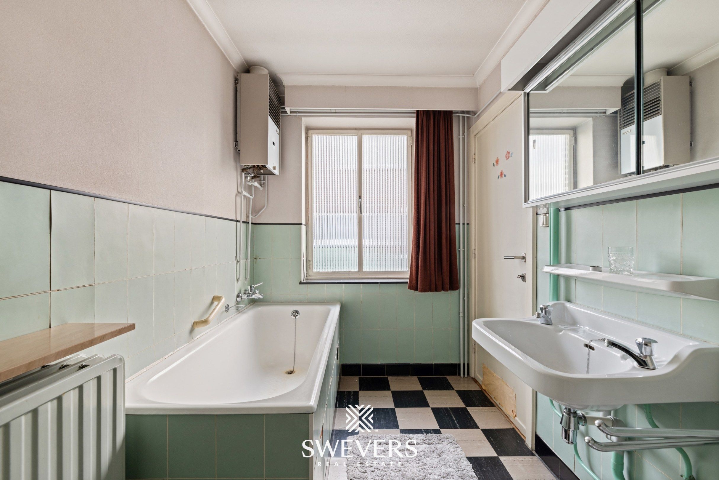 Woning met uitzonderlijk renovatiepotentieel op ruim en groen perceel nabij Zonhoven centrum foto 20