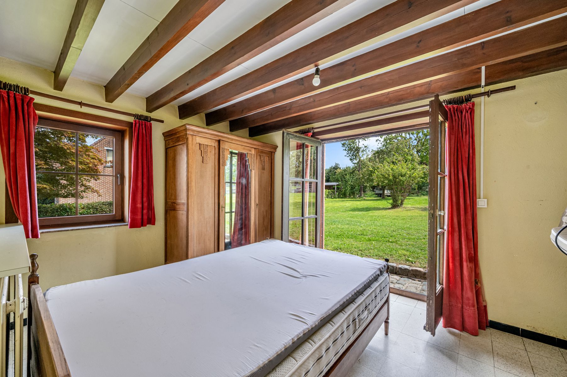 Landelijk gelegen renovatieproject met prachtig uitzicht  foto 15