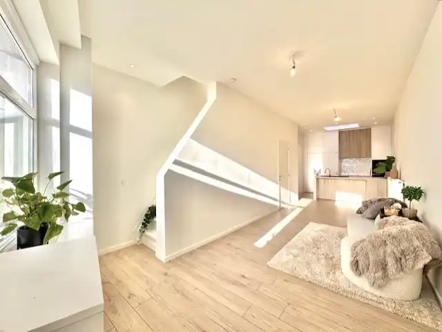 VOLLEDIG GERONOVEERDE WONING | 3 KAMERS | EPC B foto {{pictureIndex}}