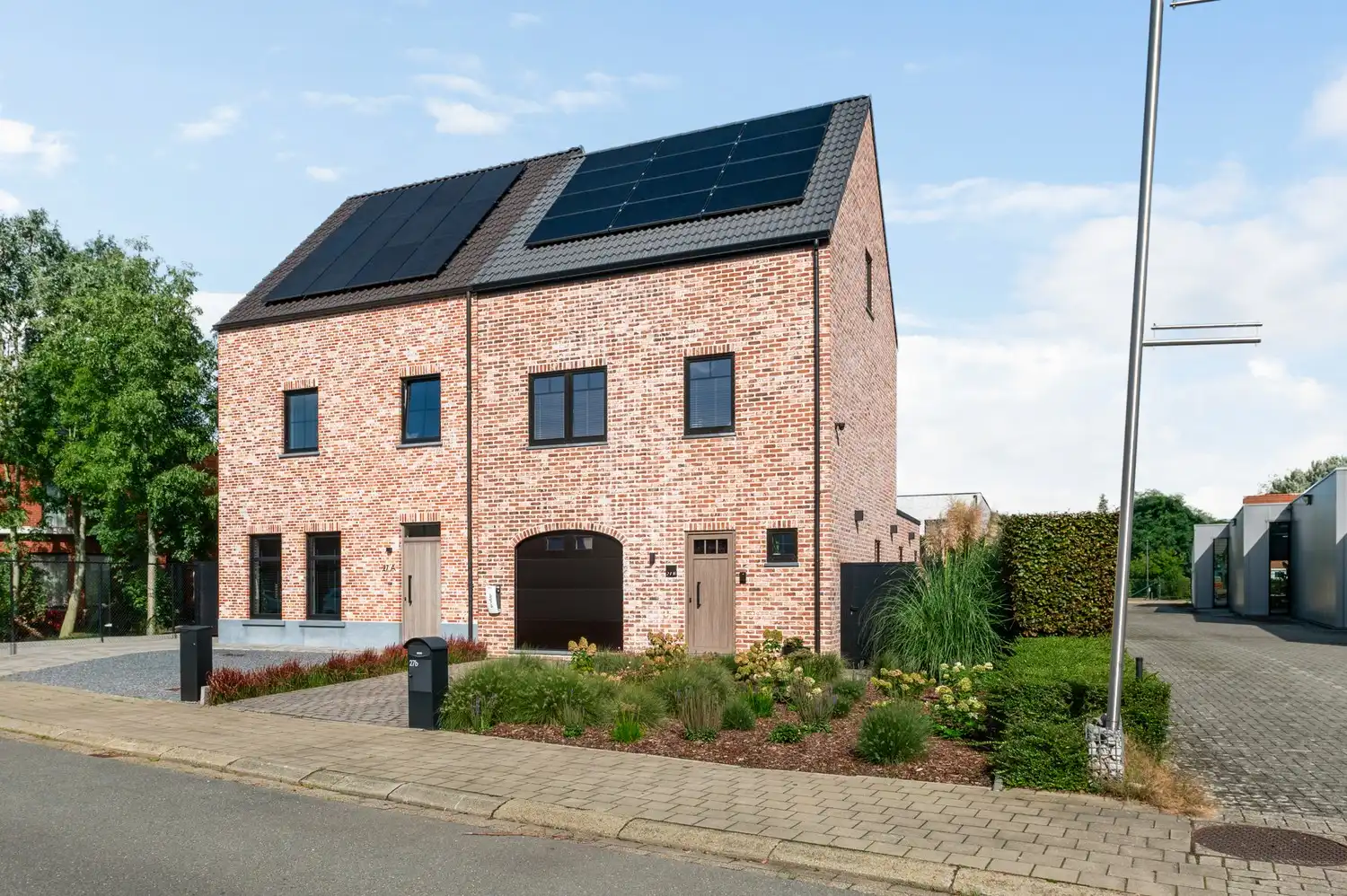 Stijlvolle halfopen BEN-woning met 2 slaapkamers en uitbreidingsmogelijkheden op zolder in Wommelgem! foto 2