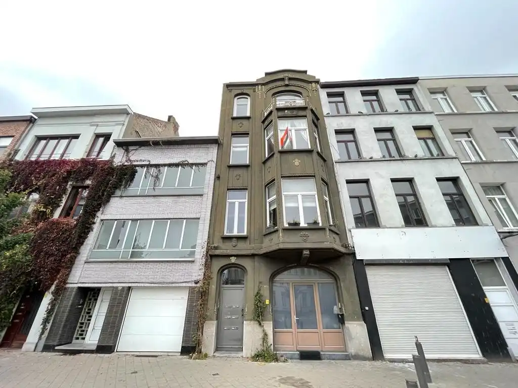 APPARTEMENT MET TERRAS foto {{pictureIndex}}