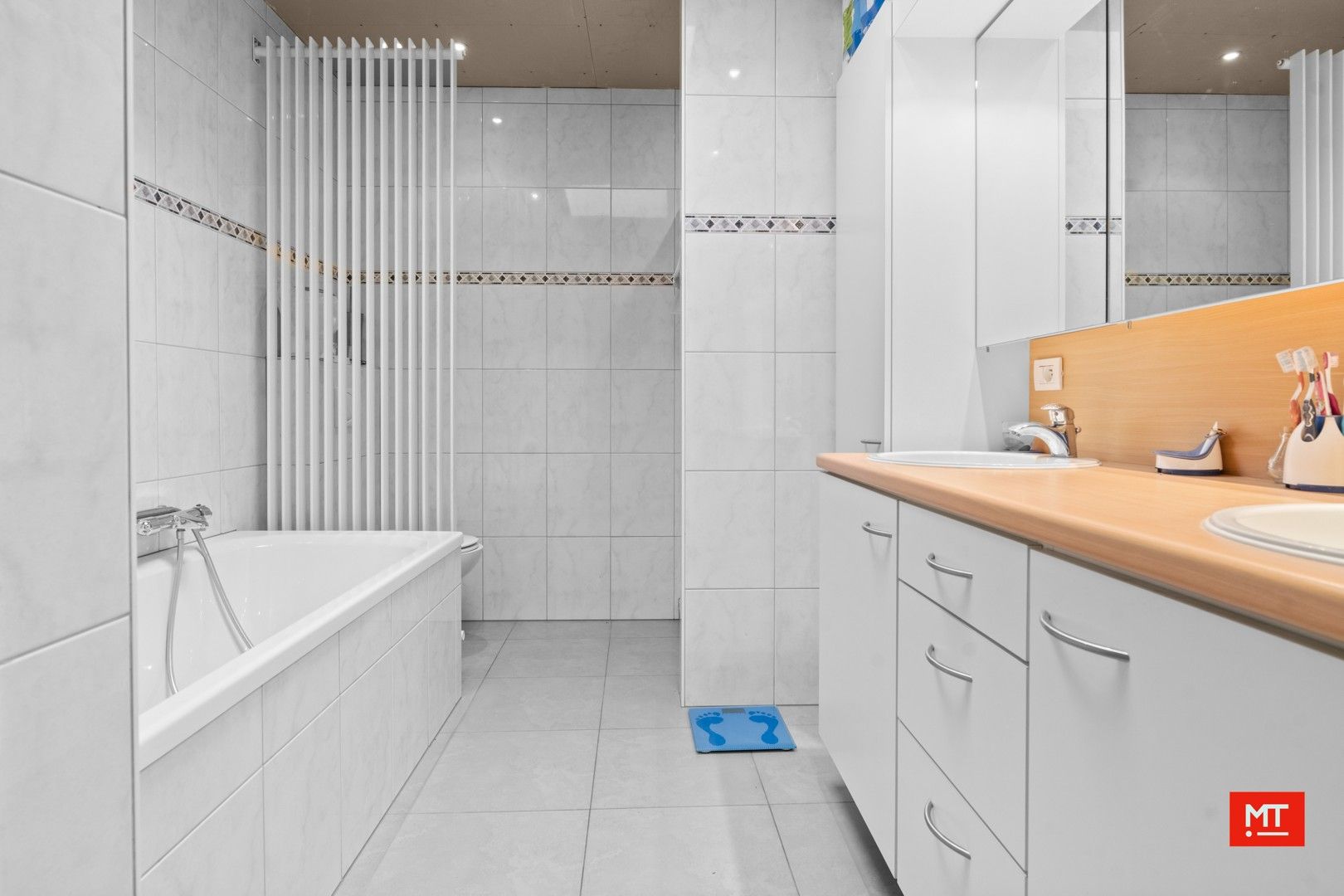 Ruime woning met 3 slaapkamers (5 mogelijk), Zuid-Oostgerichte tuin en garage te koop in Boezinge foto 12