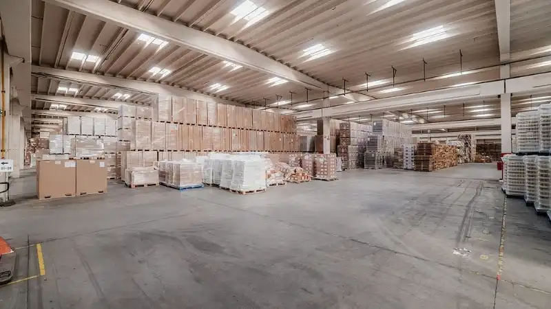 Logistiek magazijn te huur foto 2