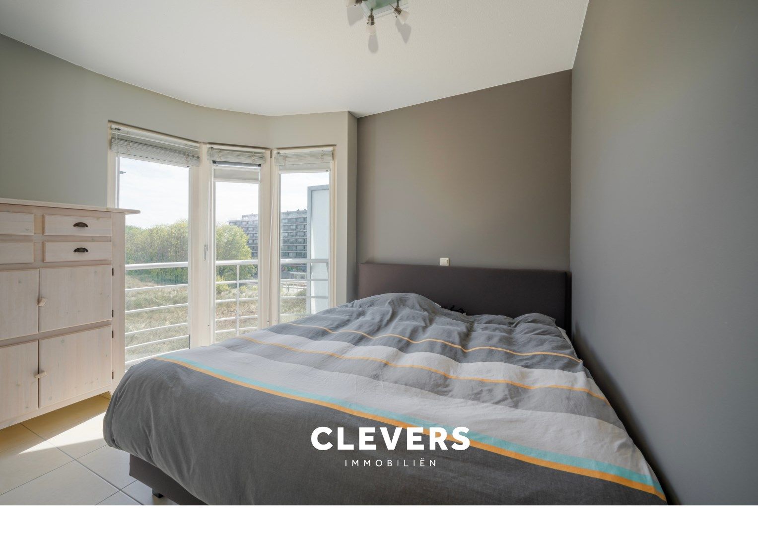 Exclusieve topper zeedijk : 2slpk. appartement + studio. foto 14
