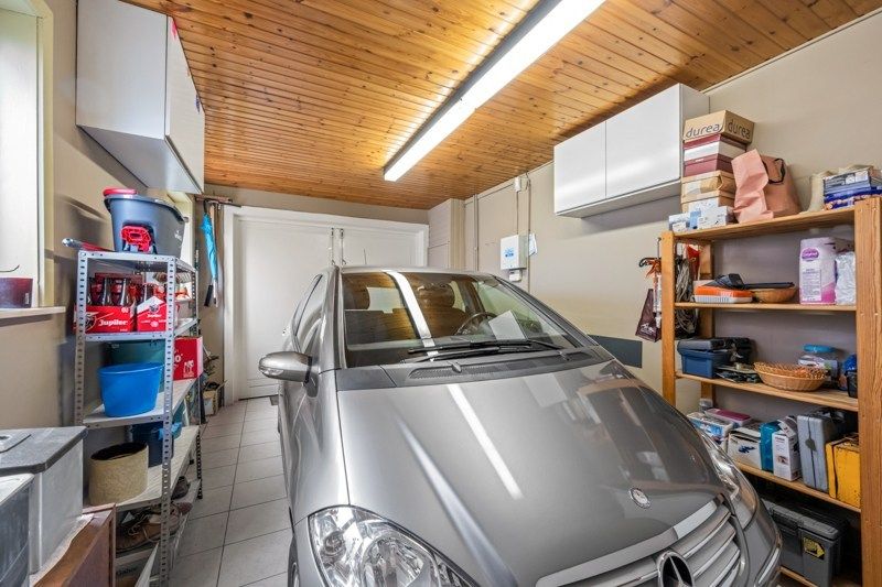 Veelzijdige villa met garage, werkplaats en 4 slaapkamers in Jabbeke foto 12