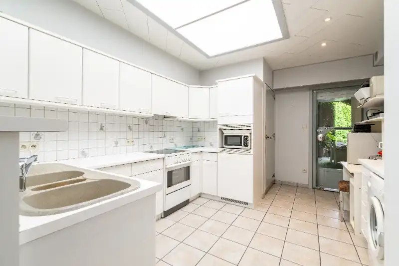Centraal gelegen ruime woning met 4 slaapkamers. foto 13