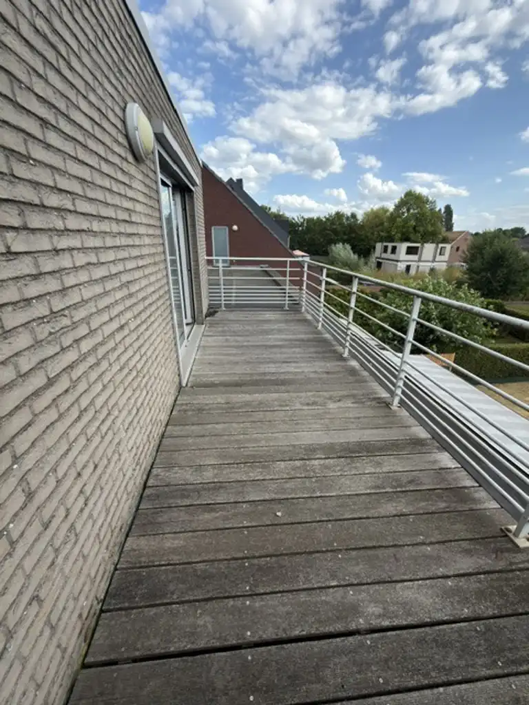 Duplex appartement met kelder en overdekte autostaanplaats foto 17