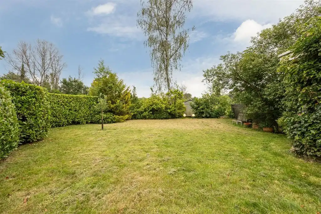 Te vernieuwen gelijkvloerse woning foto 19