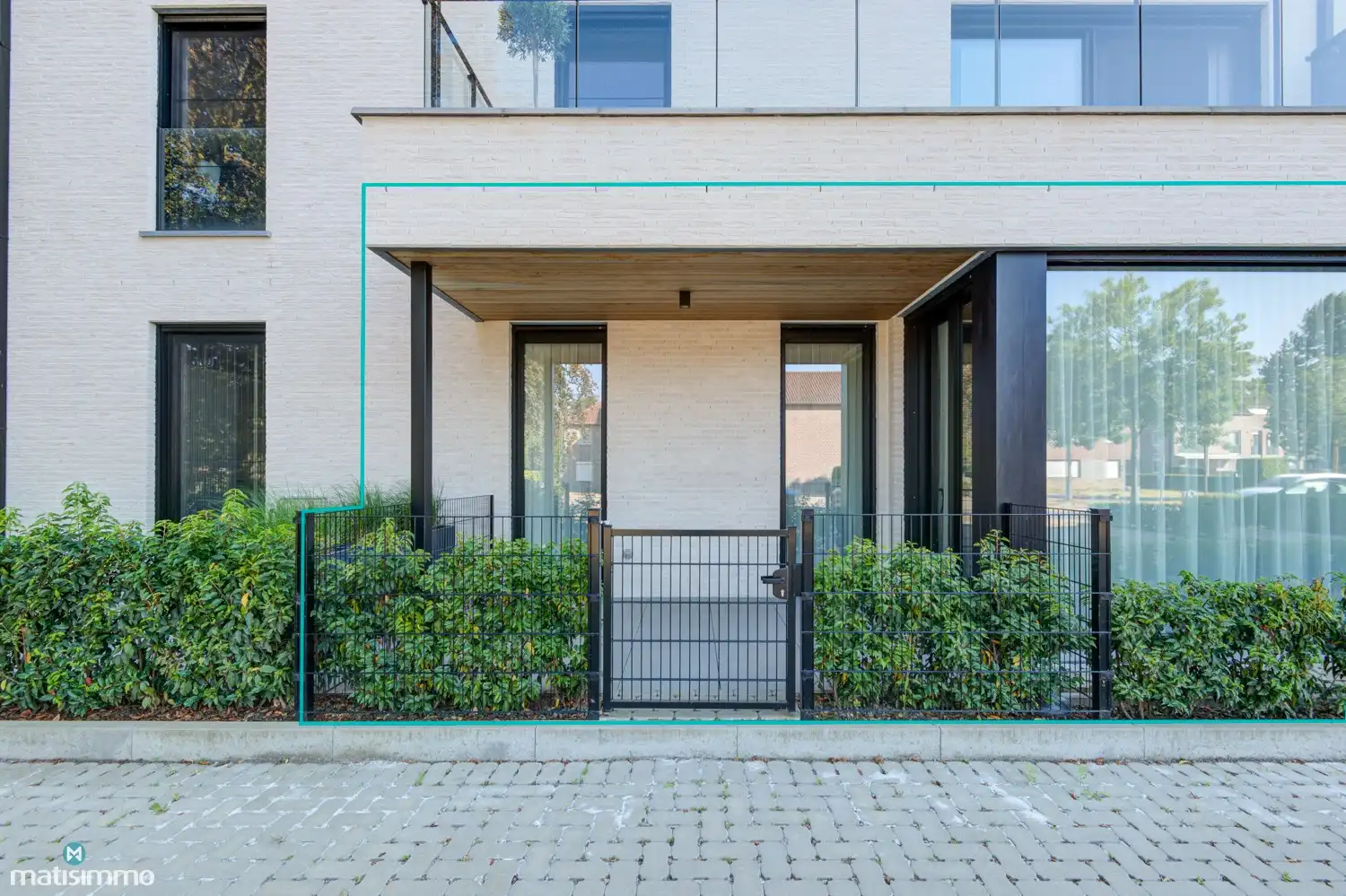 RECENT INSTAPKLAAR GELIJKVLOERS APPARTEMENT MET AIRCO, ZONNEPANELEN EN PARKEERPLAATS NABIJ HET CENTRUM VAN BILZEN foto 23