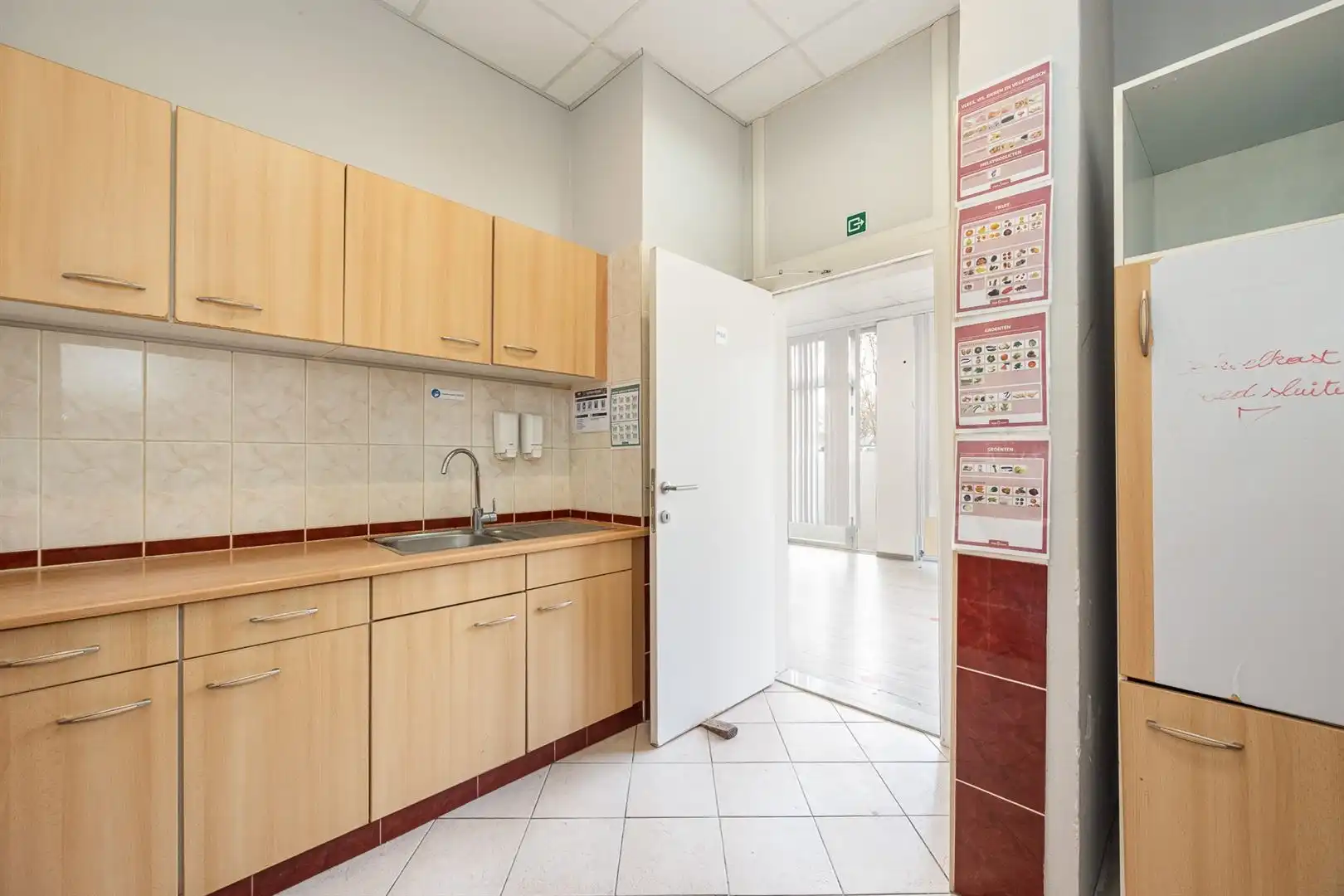 Veelzijdige commerciële ruimte met privé parkeerplaatsen  foto 28