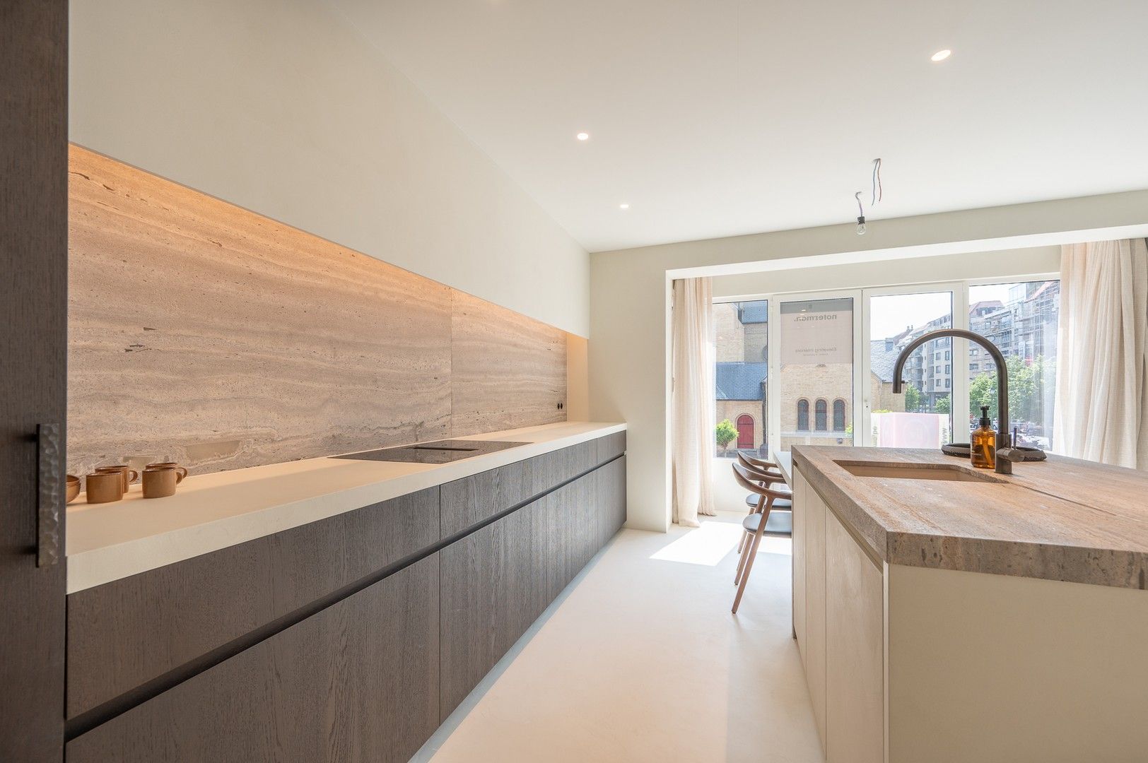 Magnifiek gerenoveerd appartement van 150 m², op enkele passen van het Van Bunnenplein. foto 11