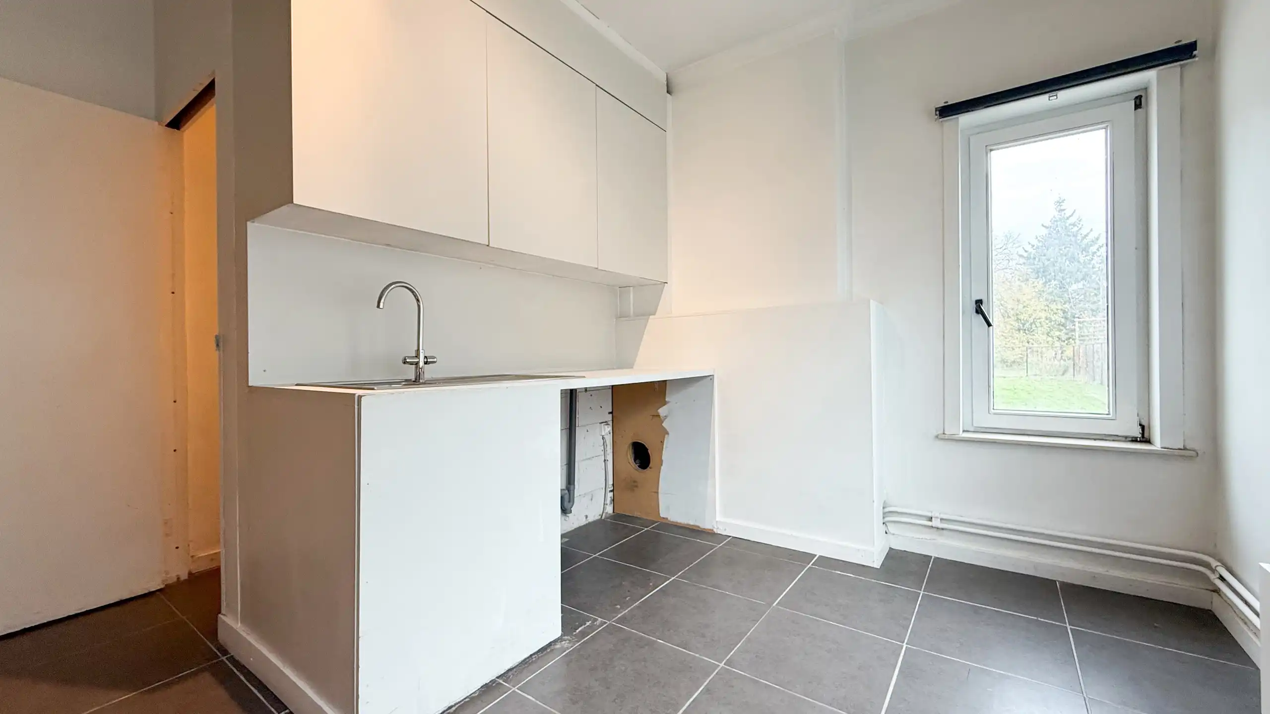 Charmante te renoveren woning in Kortessem! foto 16