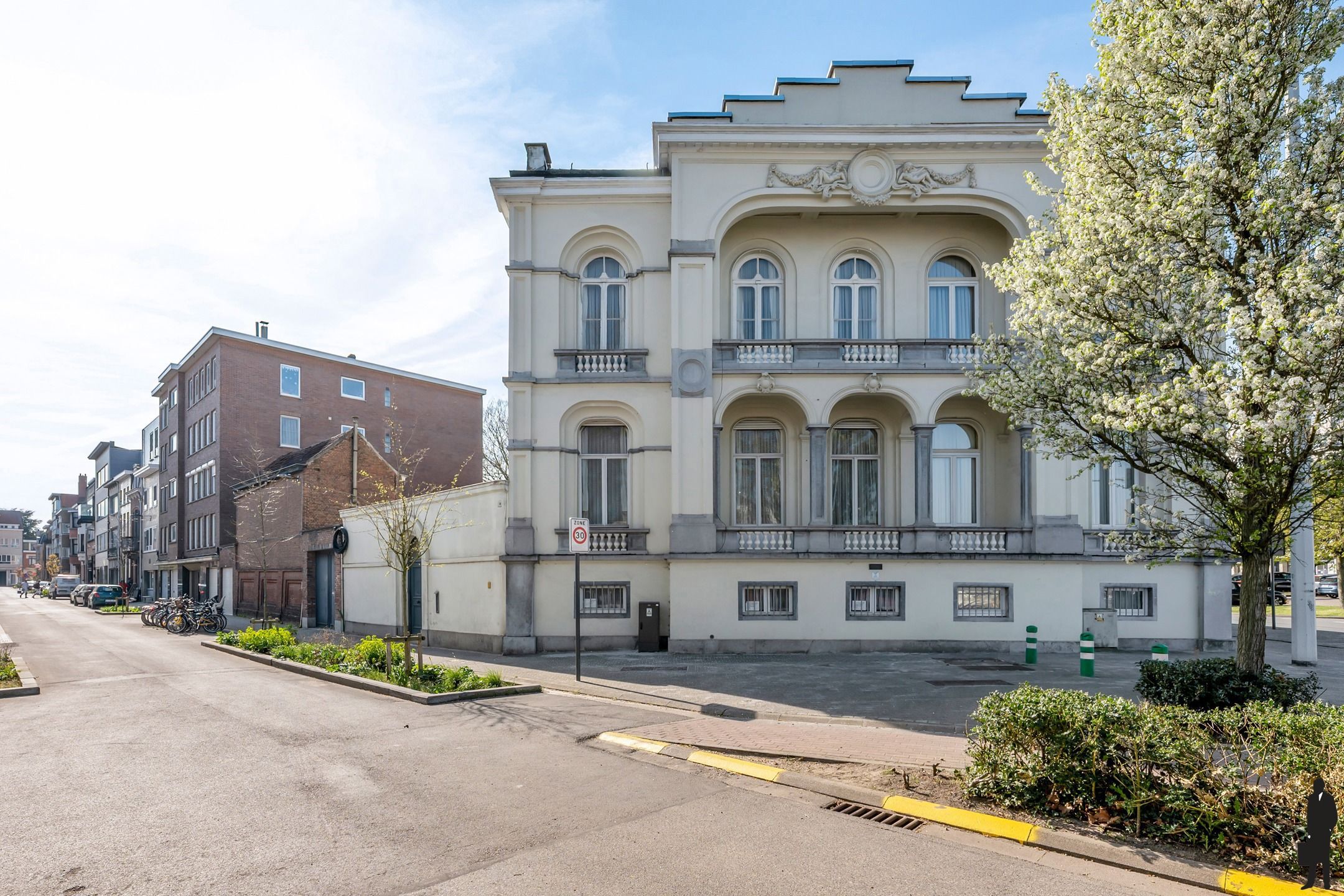 Neoclassicistisch herenhuis aan de stadsrand van Mechelen foto 27