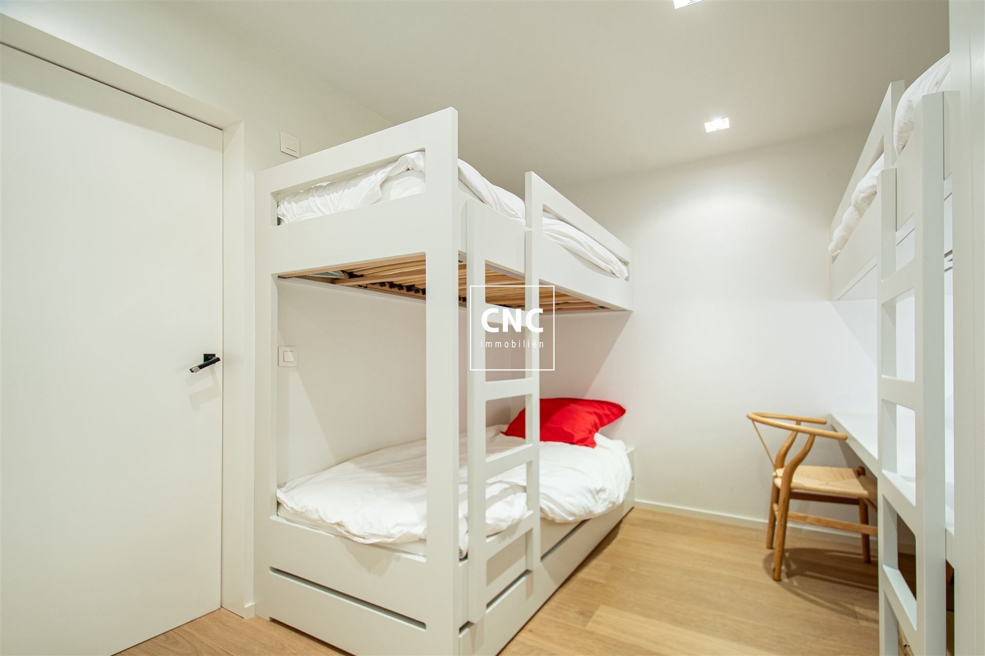 Volledig gerenoveerd appartement met karakter op toplocatie foto 13