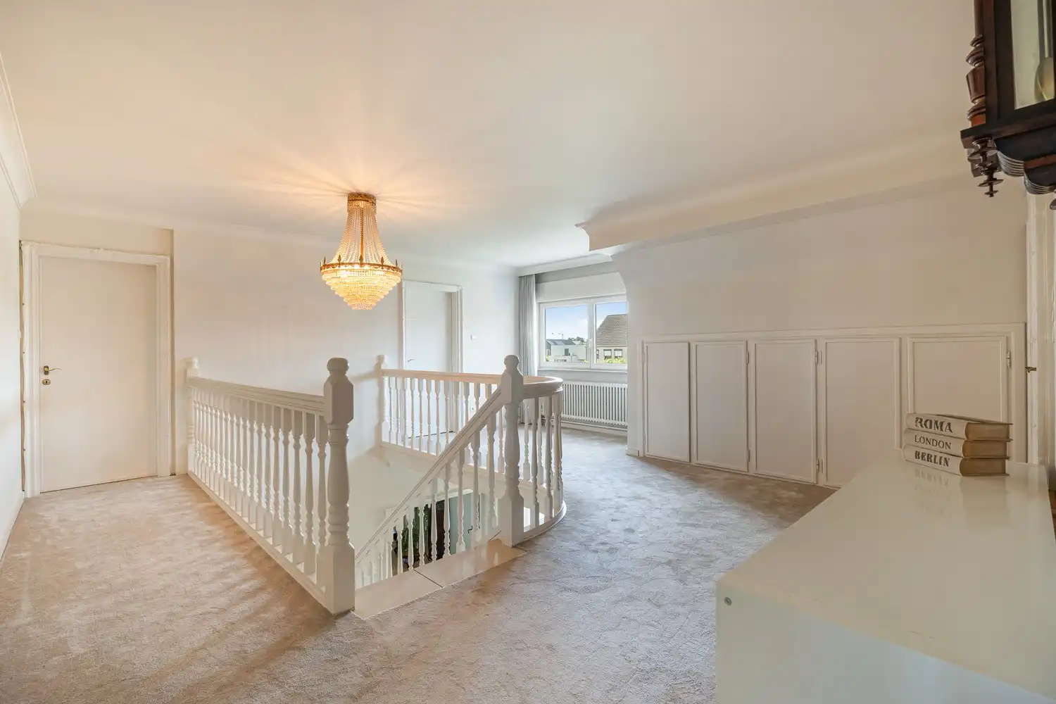 Verrassend ruime villa met 5 slaapkamers, praktijkruimte, zwembad en eindeloze mogelijkheden foto 14