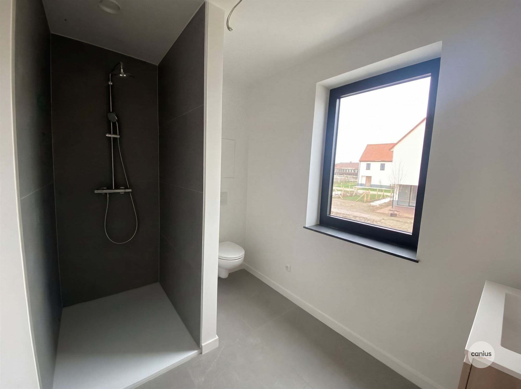 Moderne woning met 3 Slaapkamers in rustige buurt foto 6