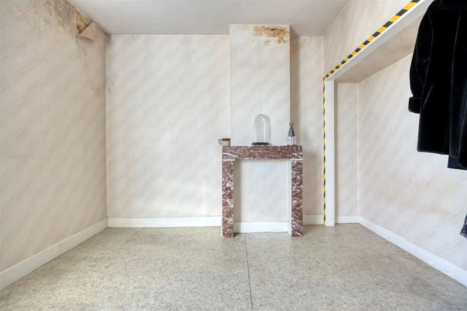 Deel te renoveren woning in deelgemeente Petegem foto 18