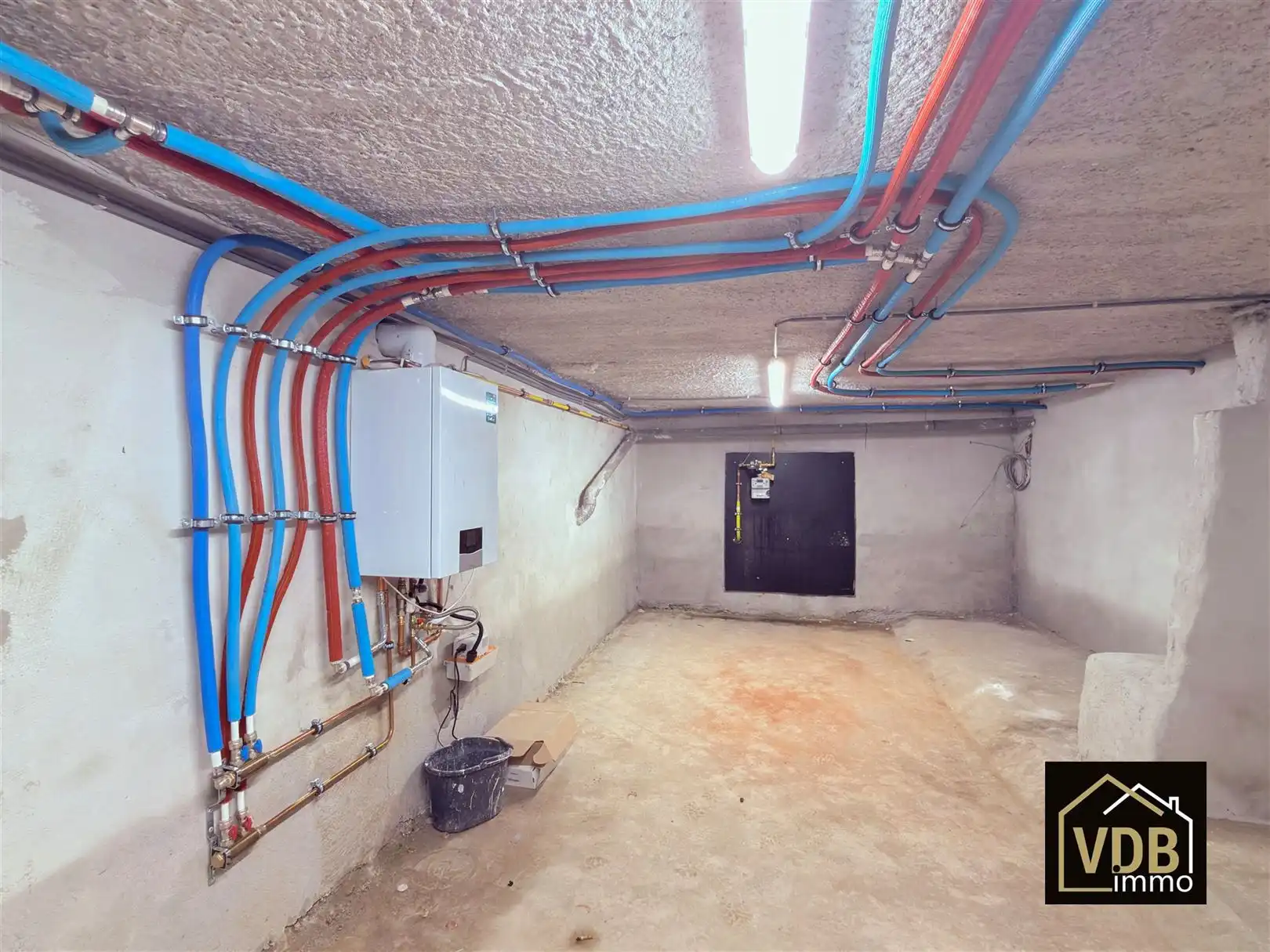 Een knus gerenoveerde woning met 3 slaapkamers en tuin foto 50