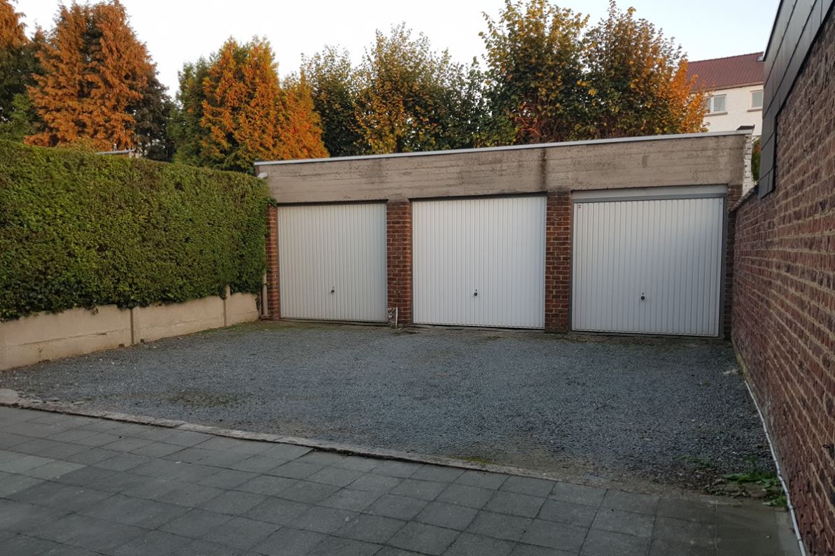 Afgesloten garagebox centrum Aalst foto 2