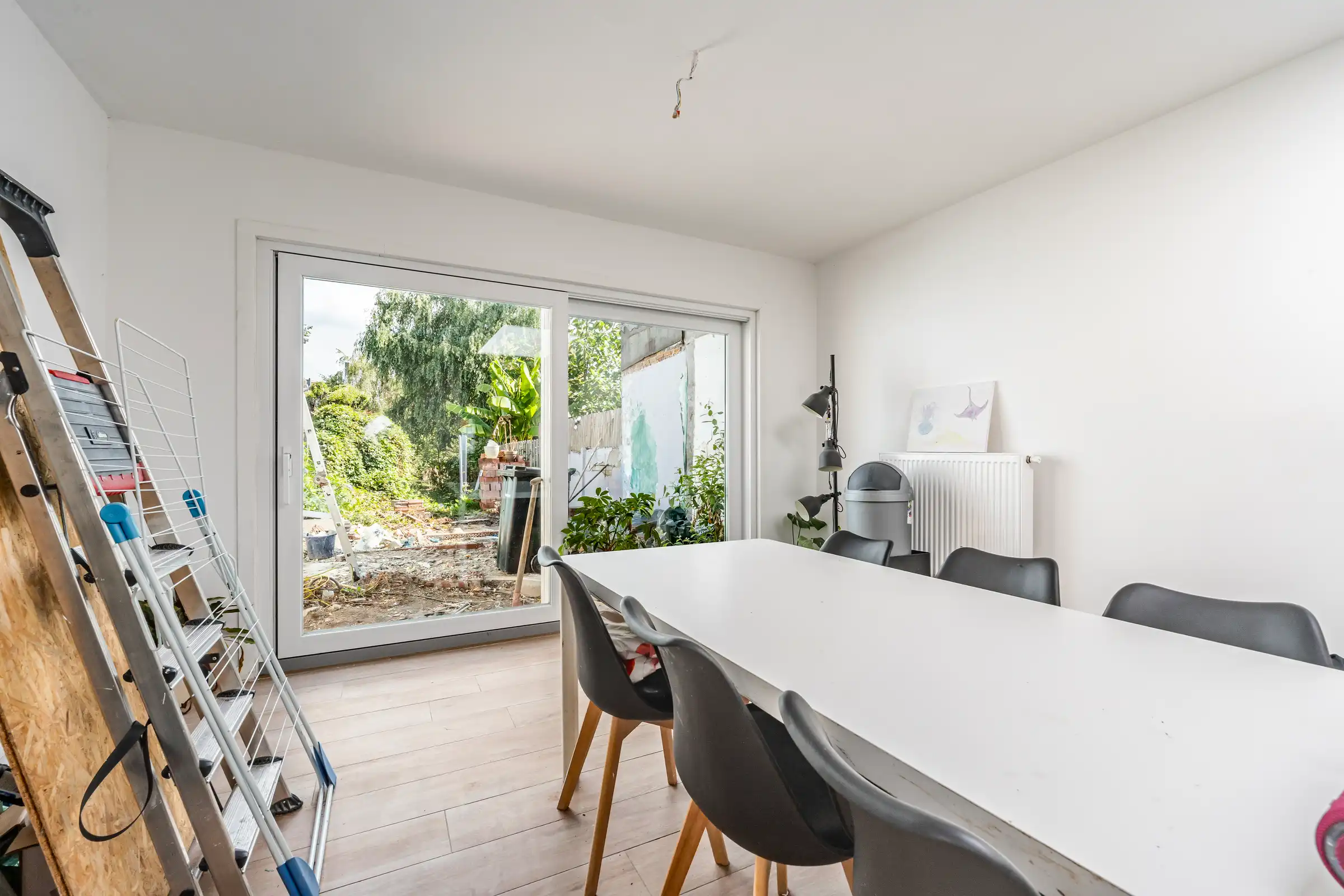 Gezinswoning met 5 slaapkamers met diepe tuin foto 9