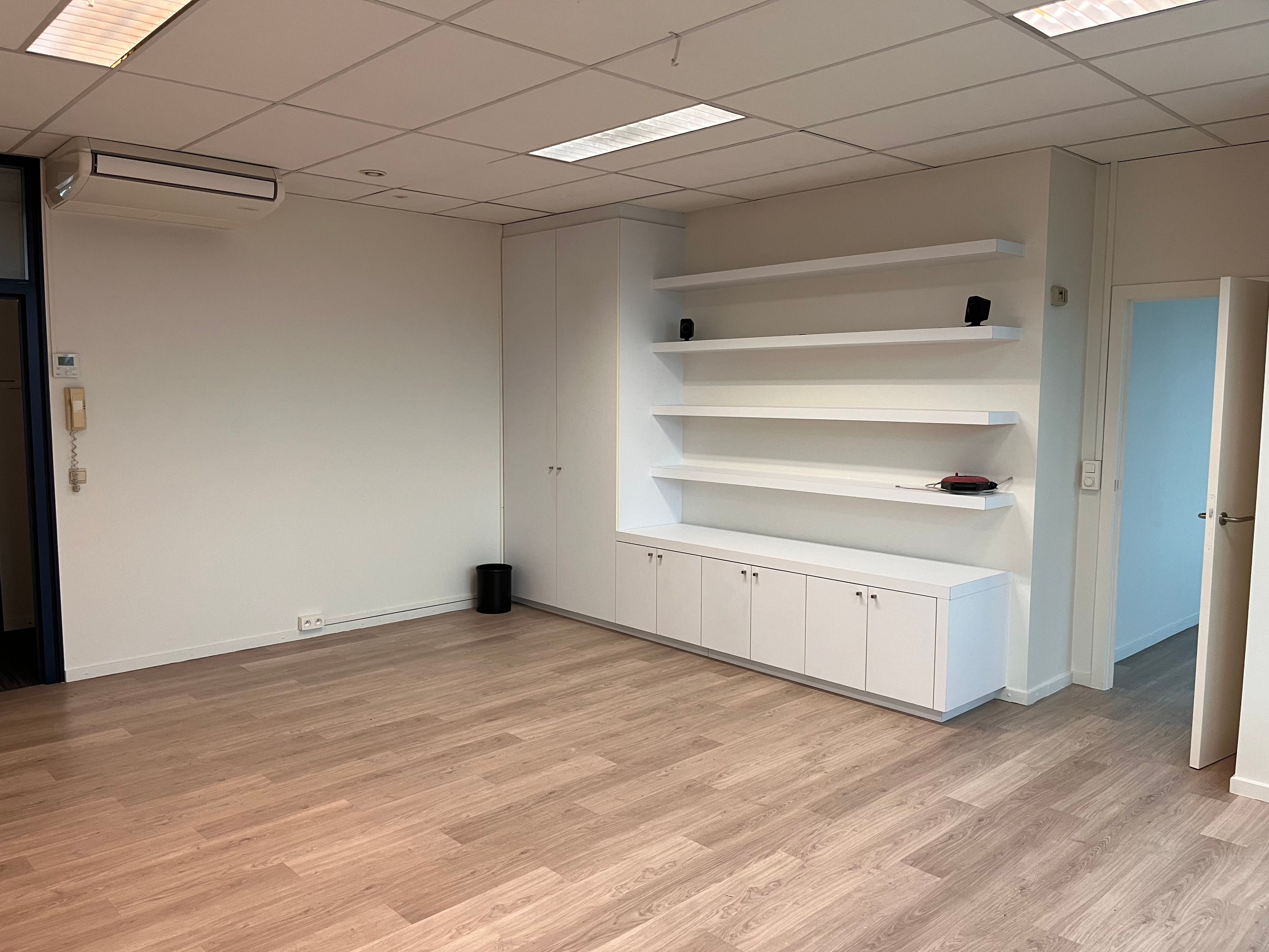 Kantoorruimte in Huysman Business center, 43m² foto 4