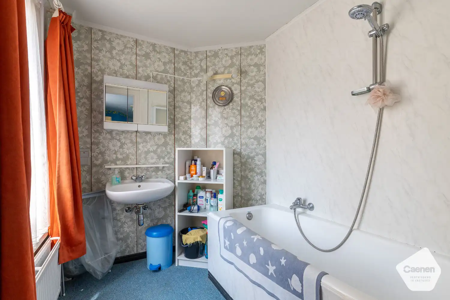 Te renoveren tweeslaapkamerappartement nabij het centrum en het strand foto 10