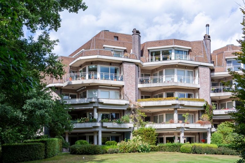 Riant, lumineus instapklaar 3 slaapkamer appartement in een oase van groen + P en ruim zonne-terras! foto {{pictureIndex}}