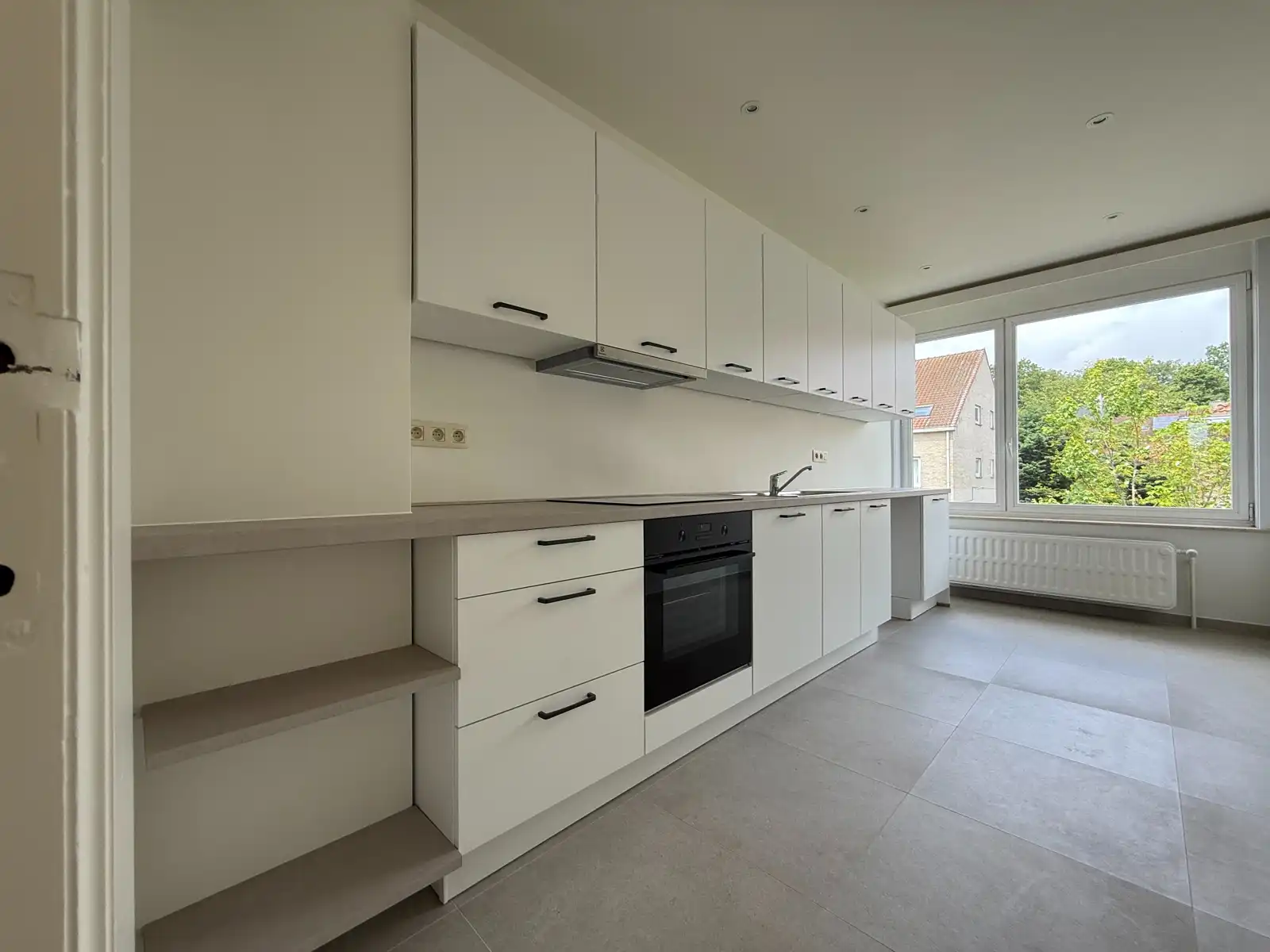 Instapklaar 2-slpk appartement met garage foto 4