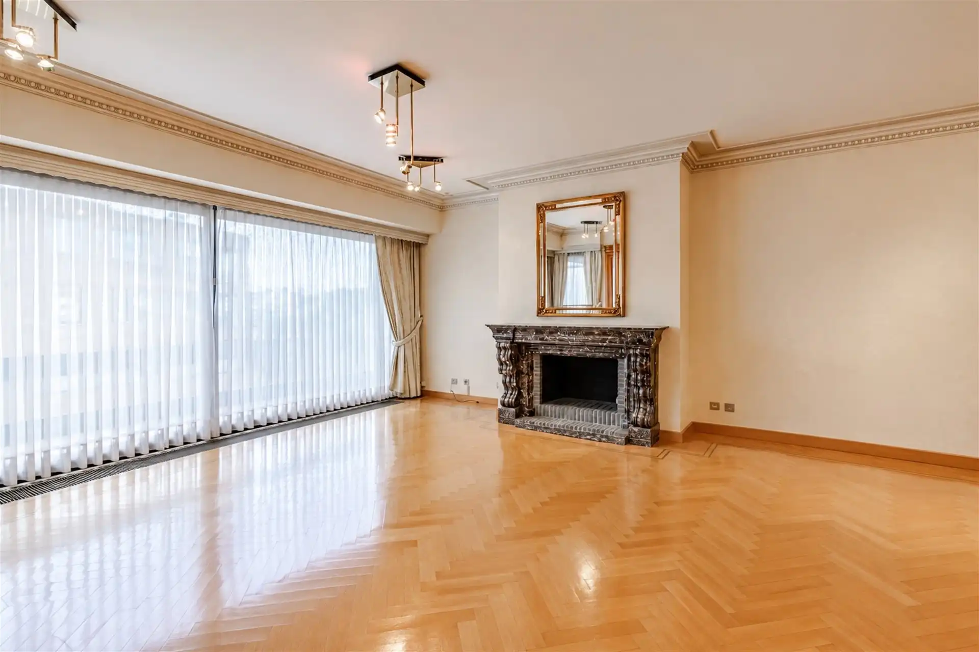 Appartement met 3 slaapkamers en zicht op de grote markt foto 5