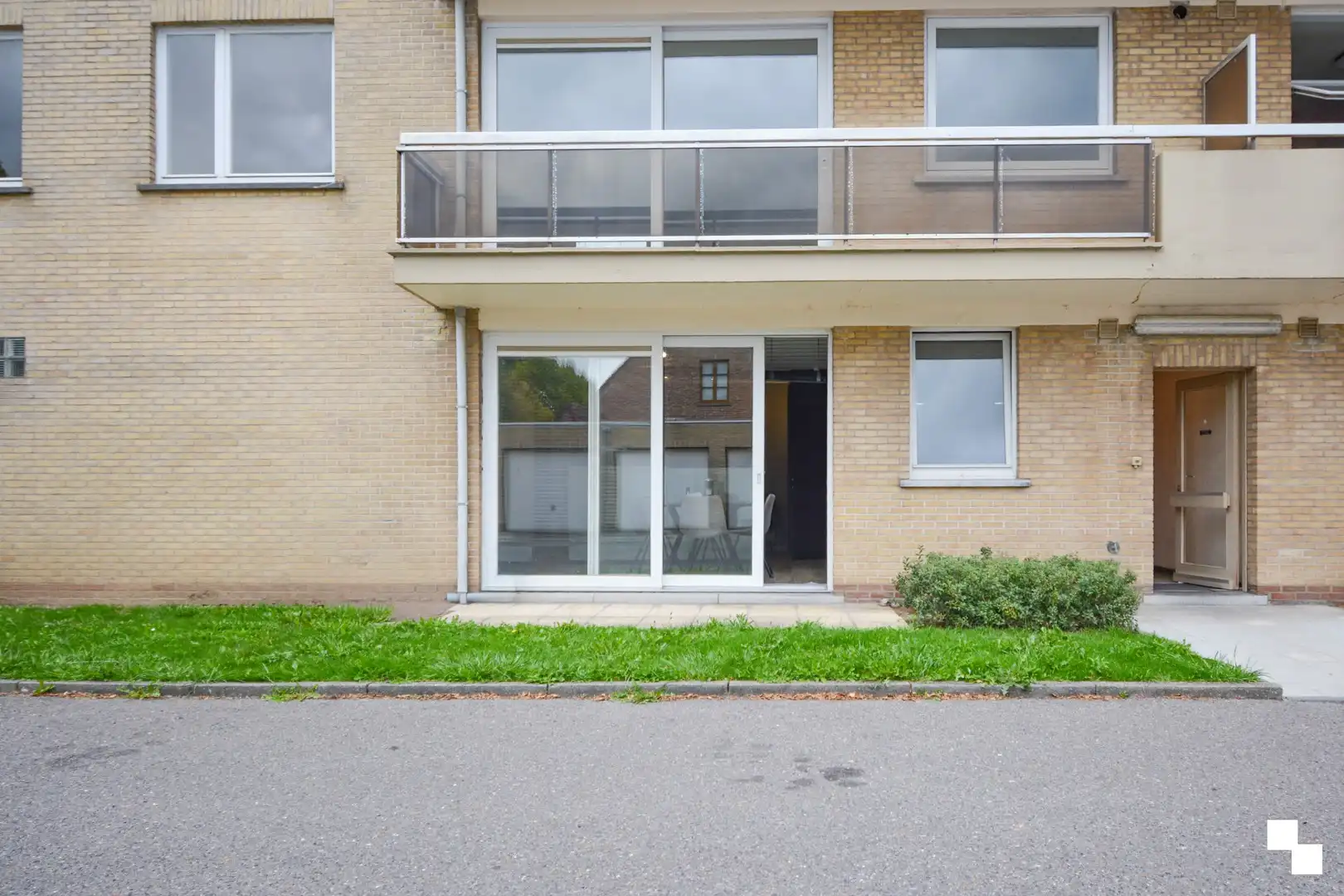 Gelijkvloerse studio te Roeselare foto 14