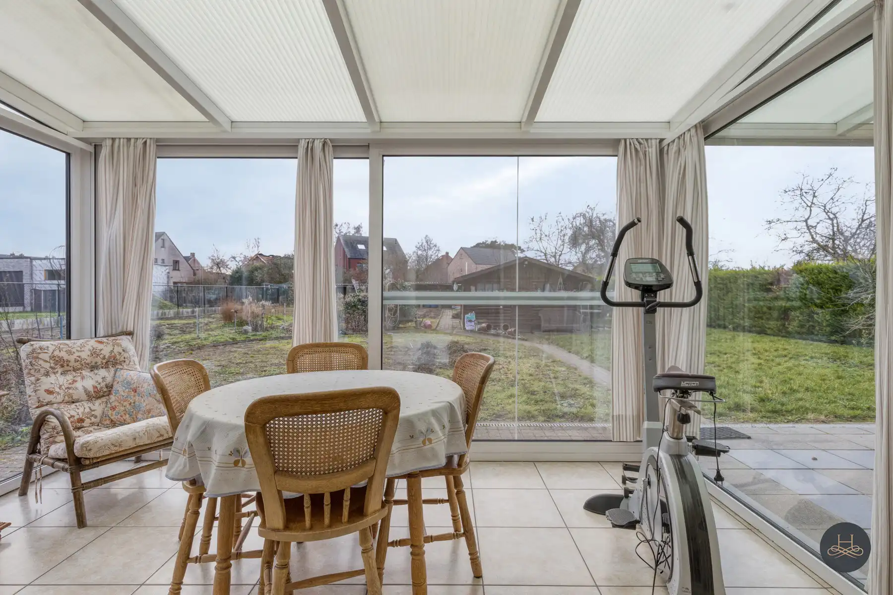 Ruime, open woning op prachtig perceel in rustige straat foto 14