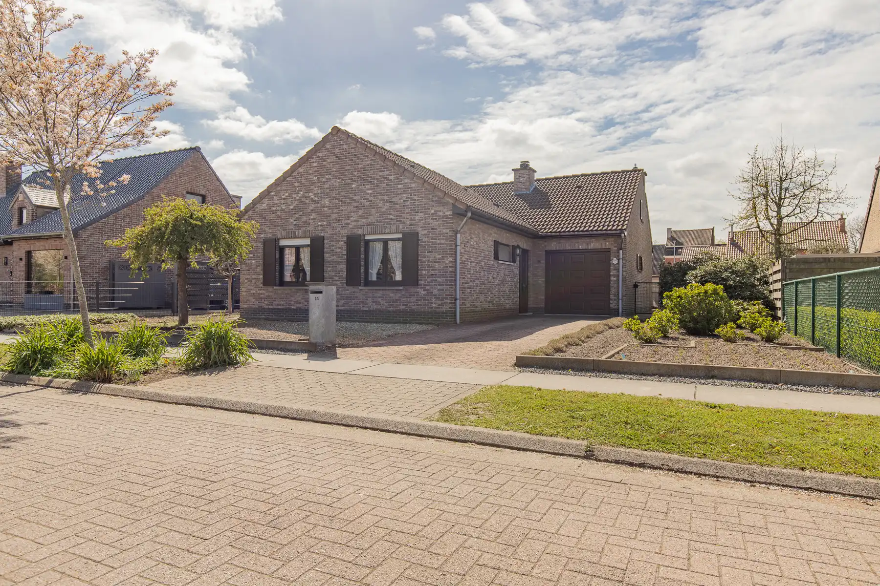 Fantastisch gelegen bungalow foto {{pictureIndex}}